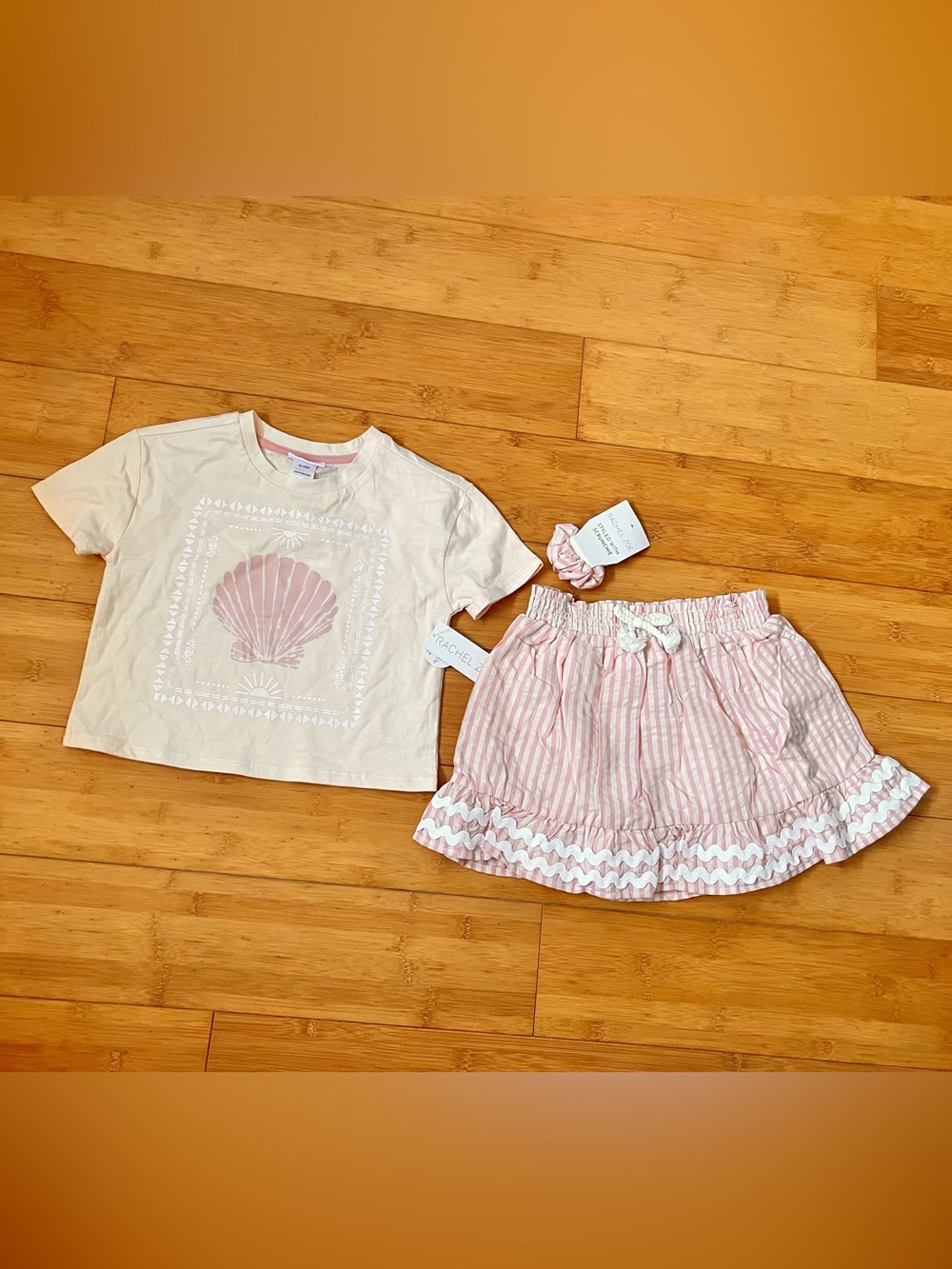 NWT Girls Size 6 Striped Sea Shell Outfit - Tee Top & Seersucker Skirt Set